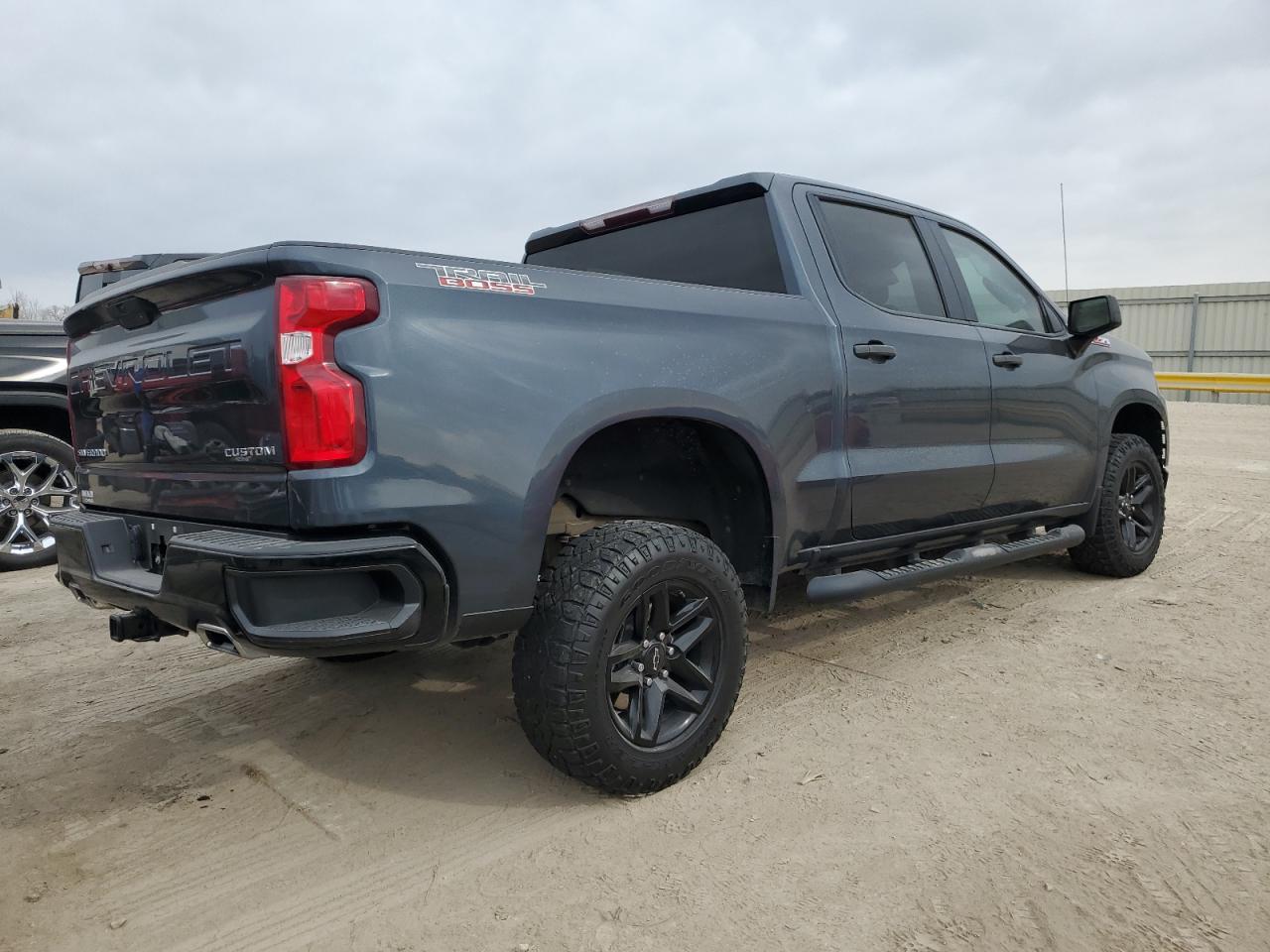 2021 Chevrolet Silverado K1500 Trail Boss Custom - Фото 3