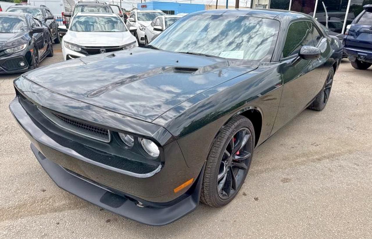 2012 Dodge Challenger Srt-8 - Image 2