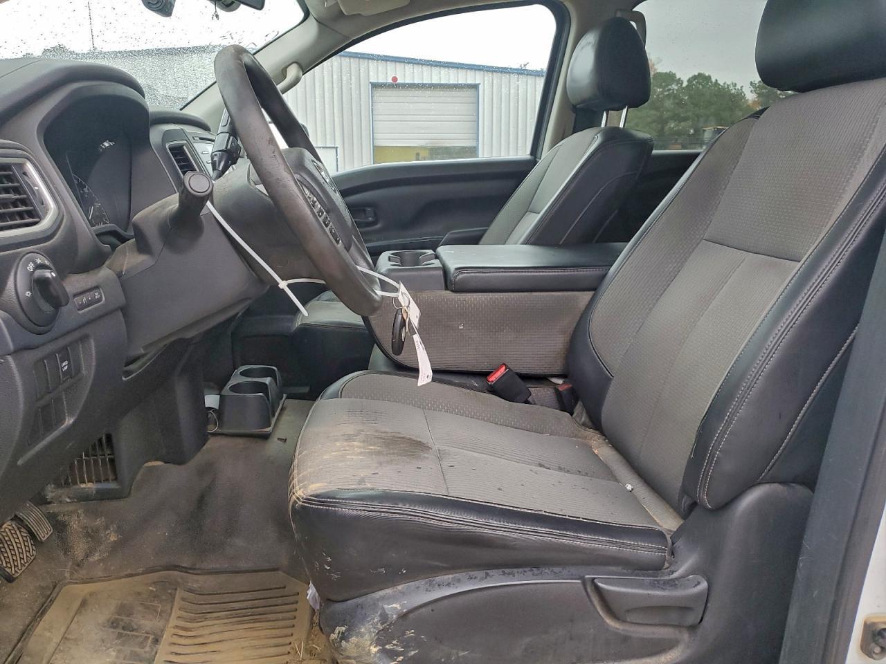 2017 Nissan Titan S - Фото 7