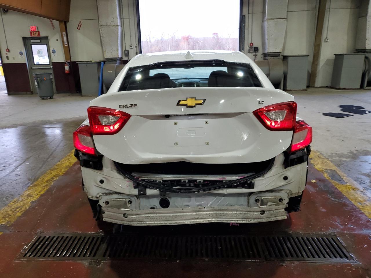 2017 Chevrolet Cruze Lt - Image 6