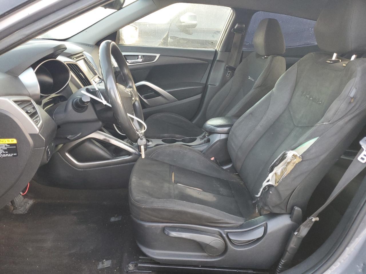 2016 Hyundai Veloster - Image 7