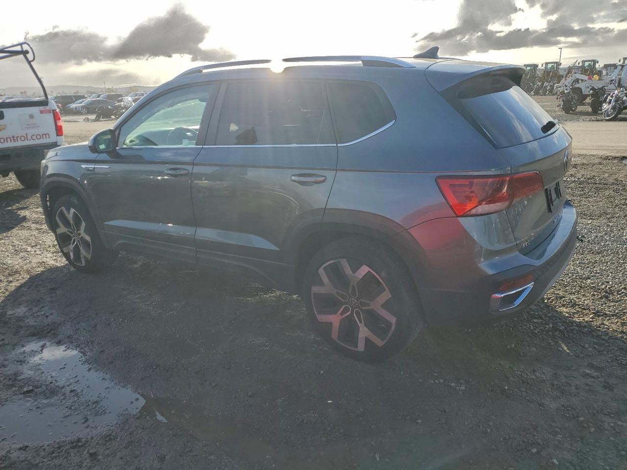 2023 Volkswagen Taos Sel - Image 2