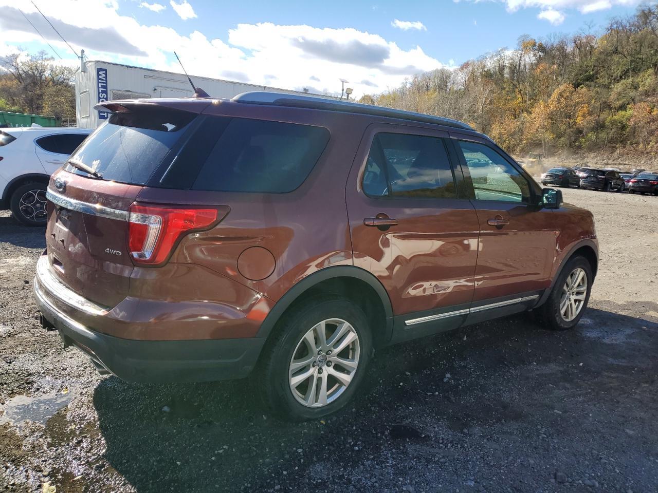 2018 Ford Explorer Xlt - Фото 3
