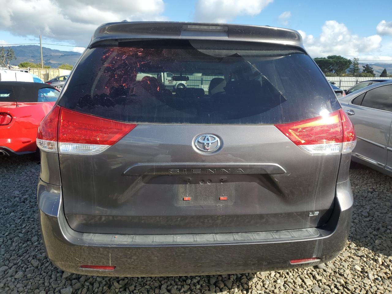 2013 Toyota Sienna Le - Фото 6