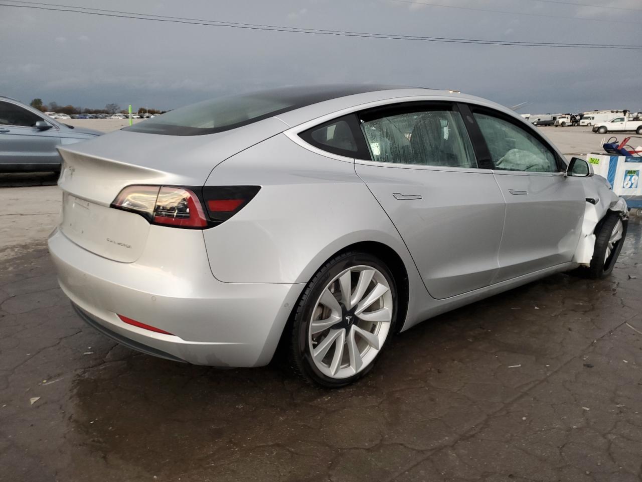 2018 Tesla Model 3 - Image 3