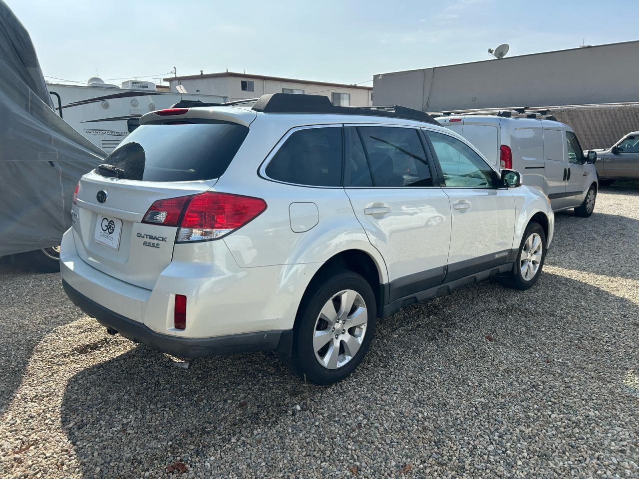 2011 Subaru Outback 2.5I Premium - Фото 4