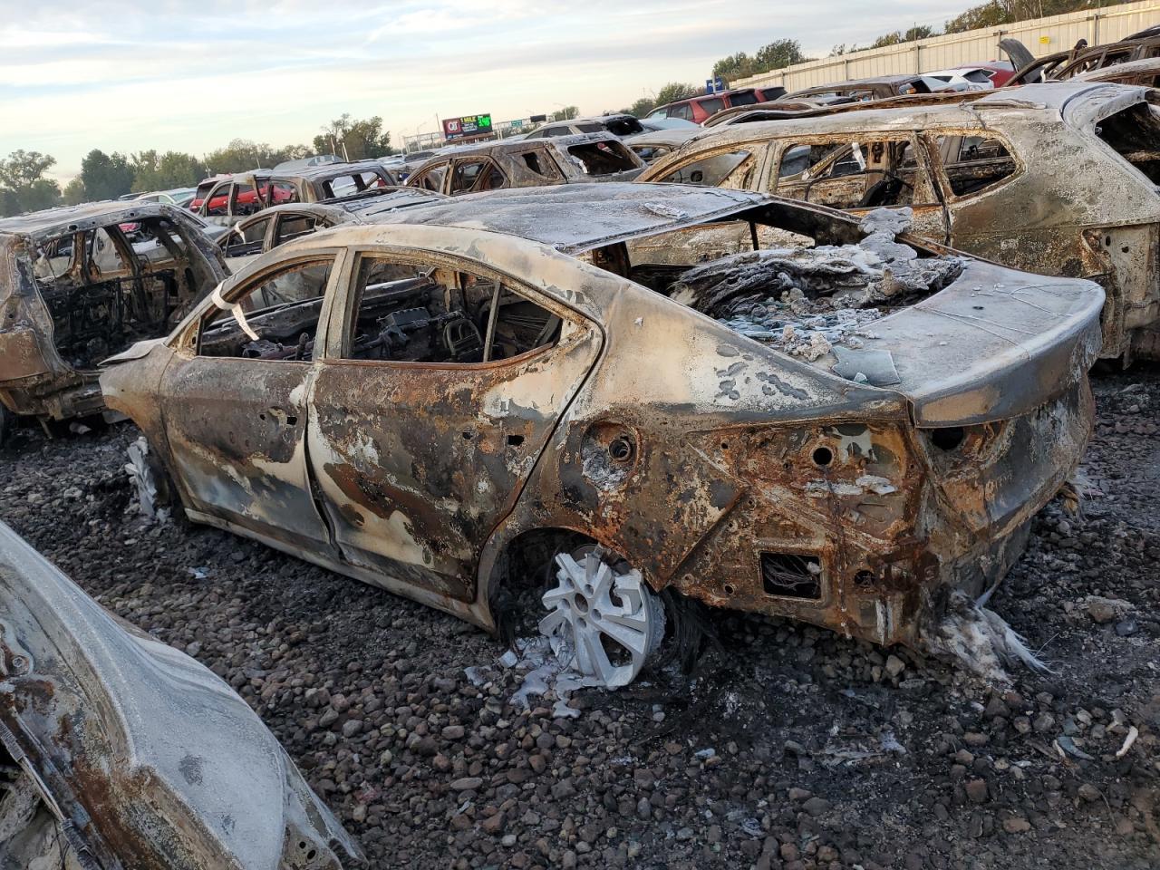 2017 Hyundai Elantra Se - Image 2