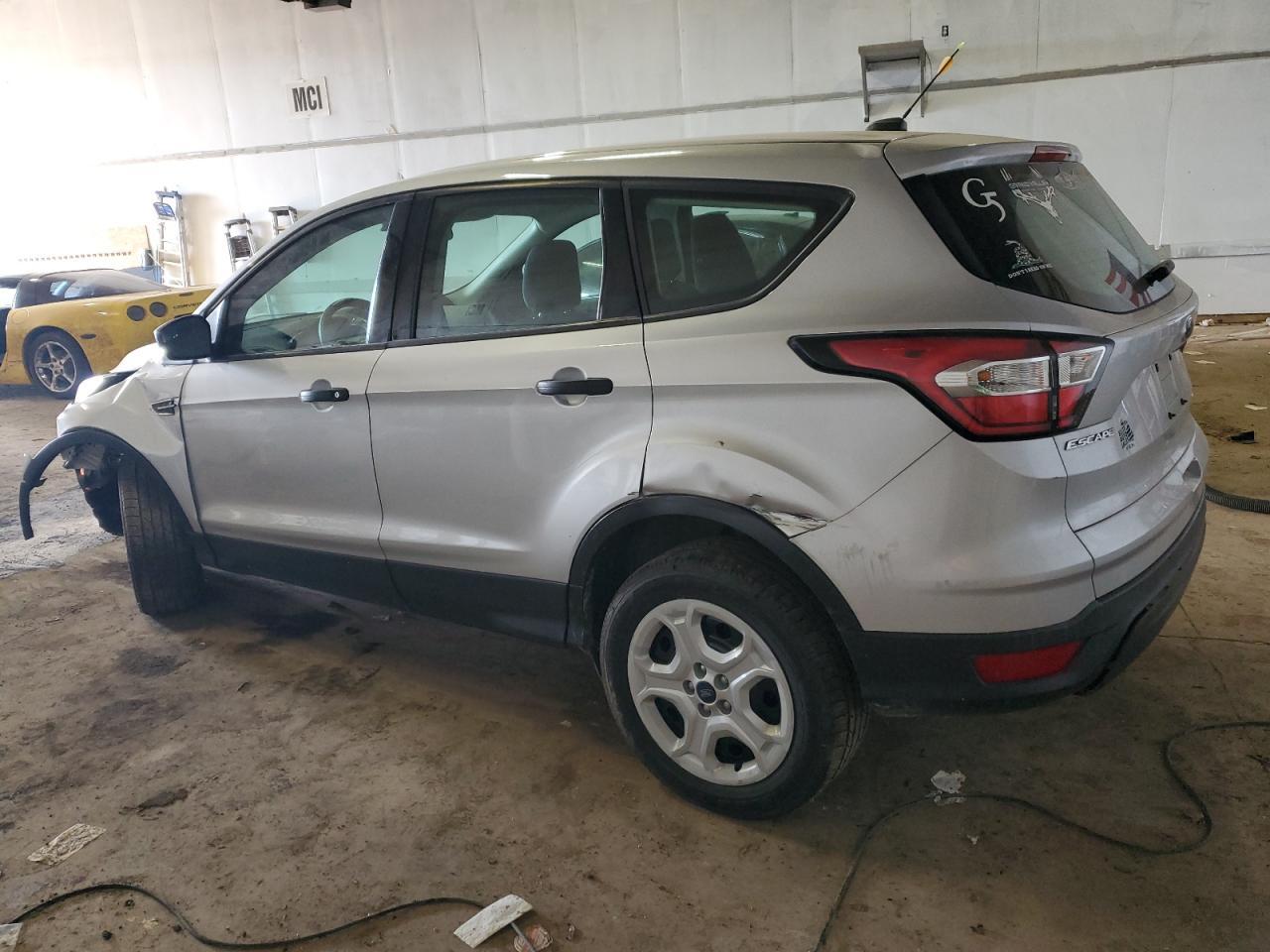 2018 Ford Escape S - Фото 2