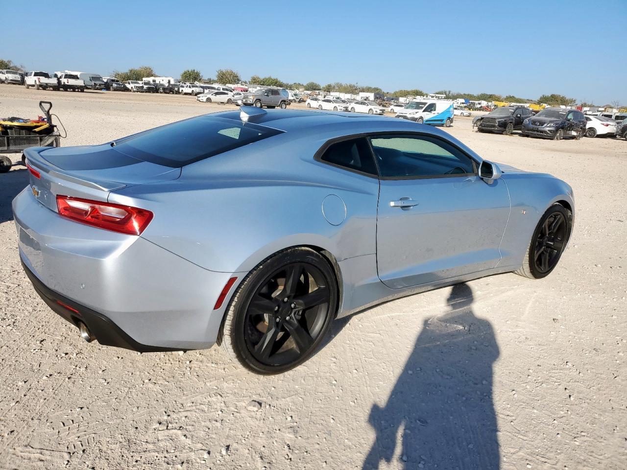 2017 Chevrolet Camaro Lt - Image 3