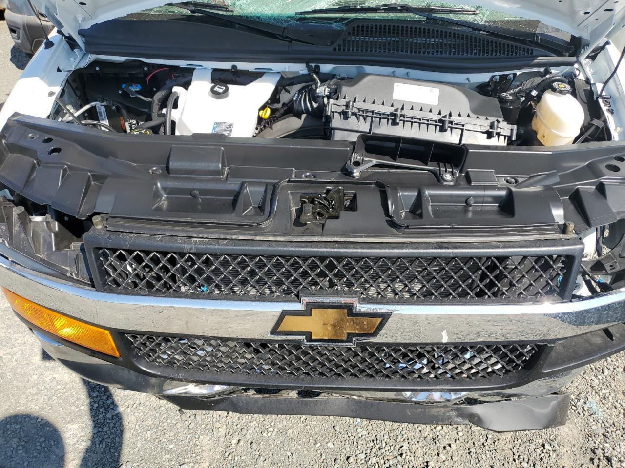 2025 Chevrolet Express G3500 - Фото 7