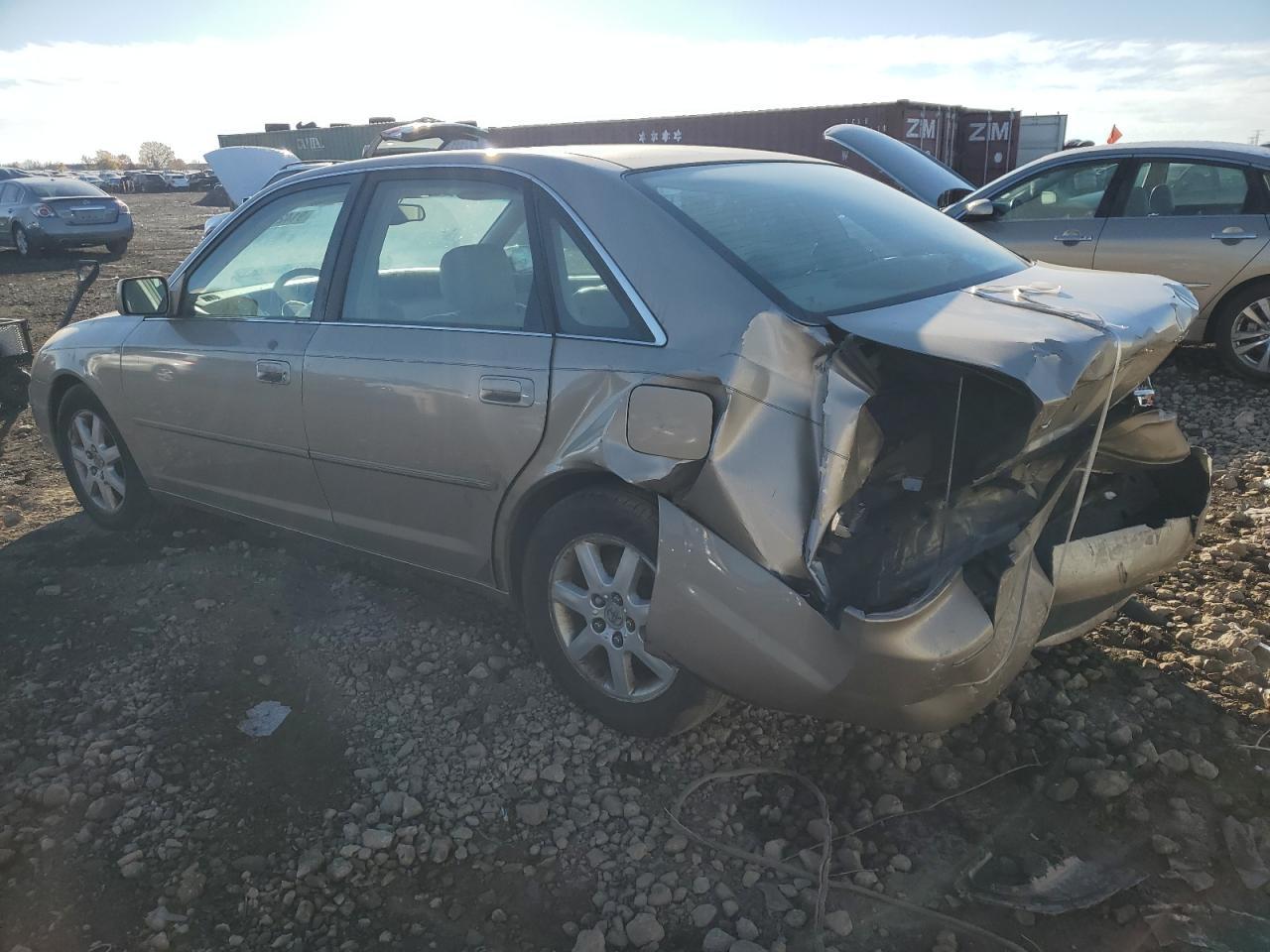 2000 Toyota Avalon - Image 2