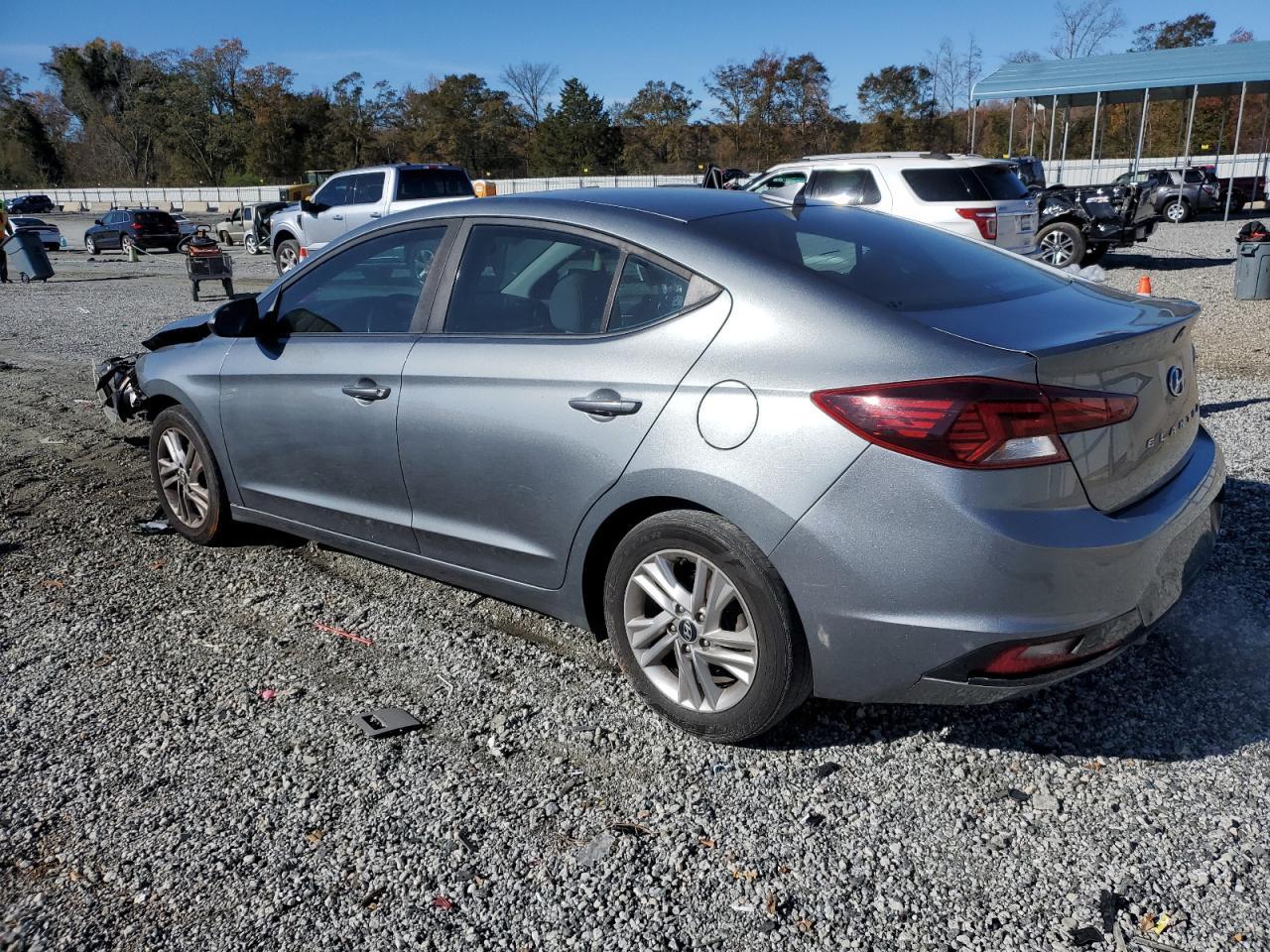 2019 Hyundai Elantra Sel - Фото 2