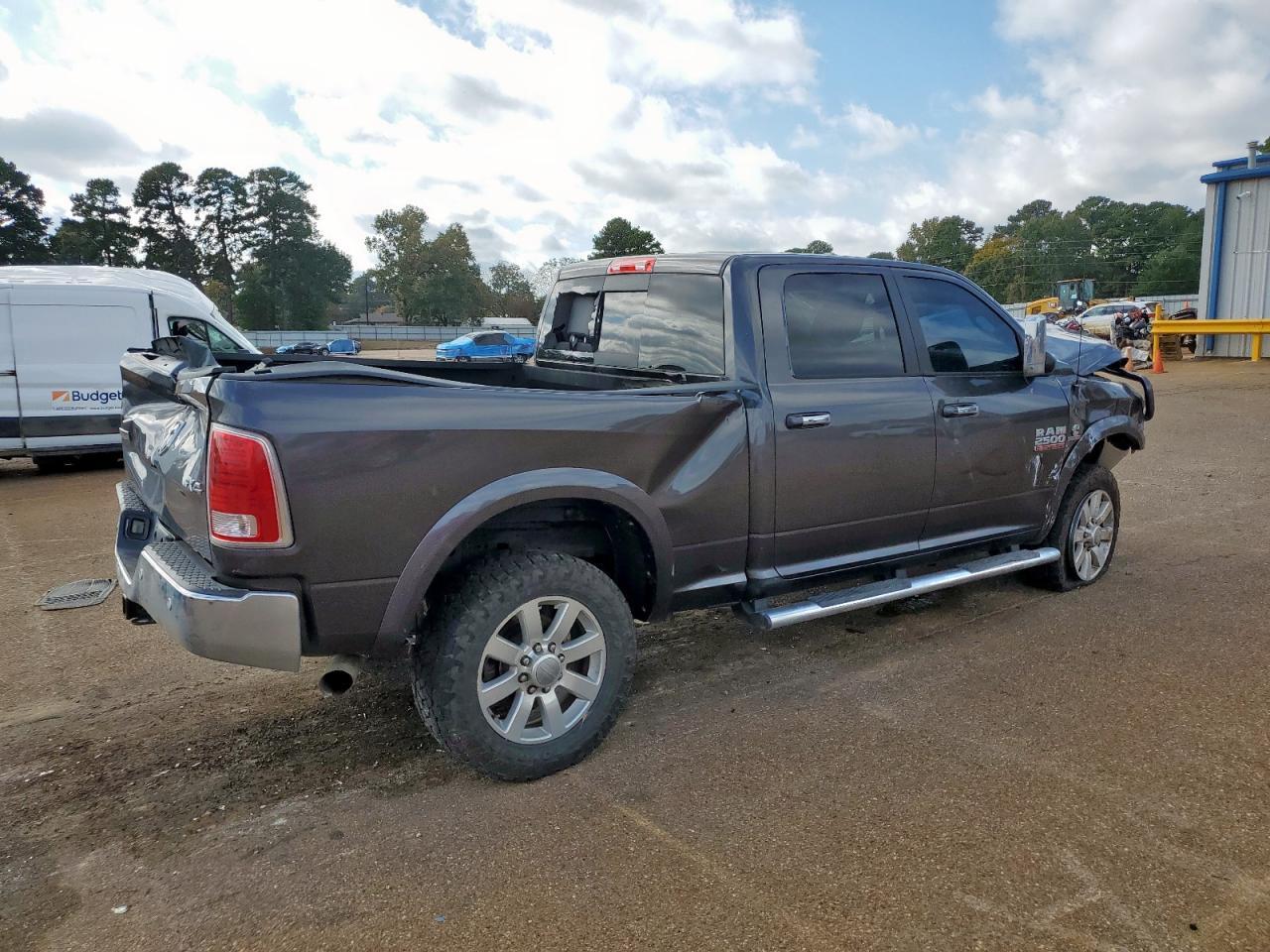 2016 Ram 2500 Laramie - Фото 3