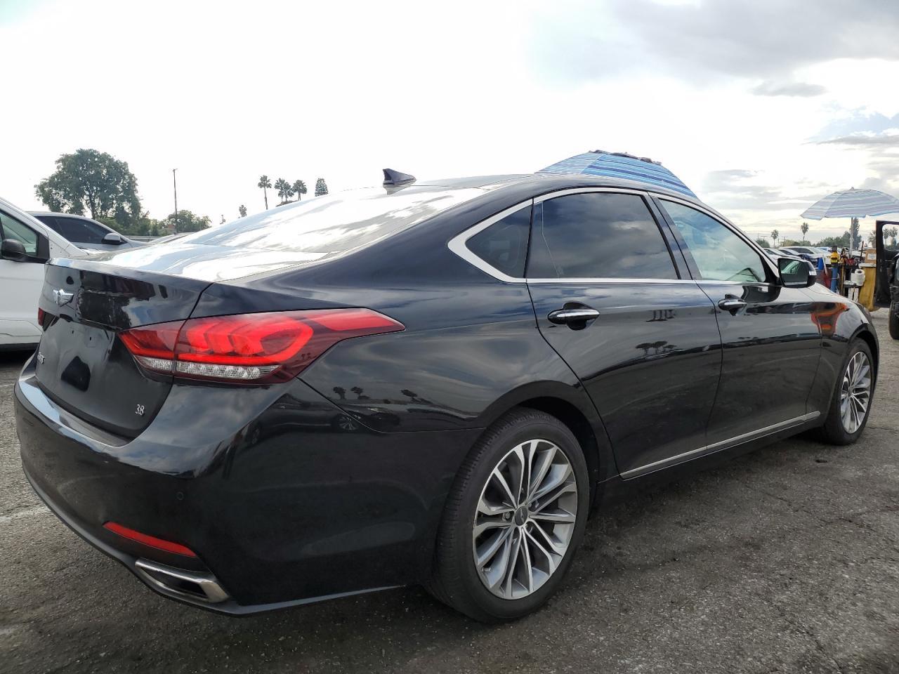 2015 Hyundai Genesis 3.8L - Фото 3