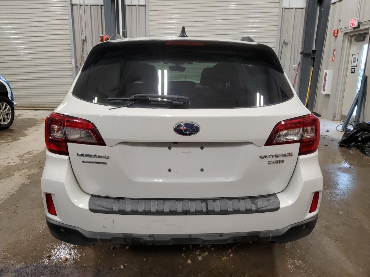 2017 Subaru Outback Touring - Фото 6