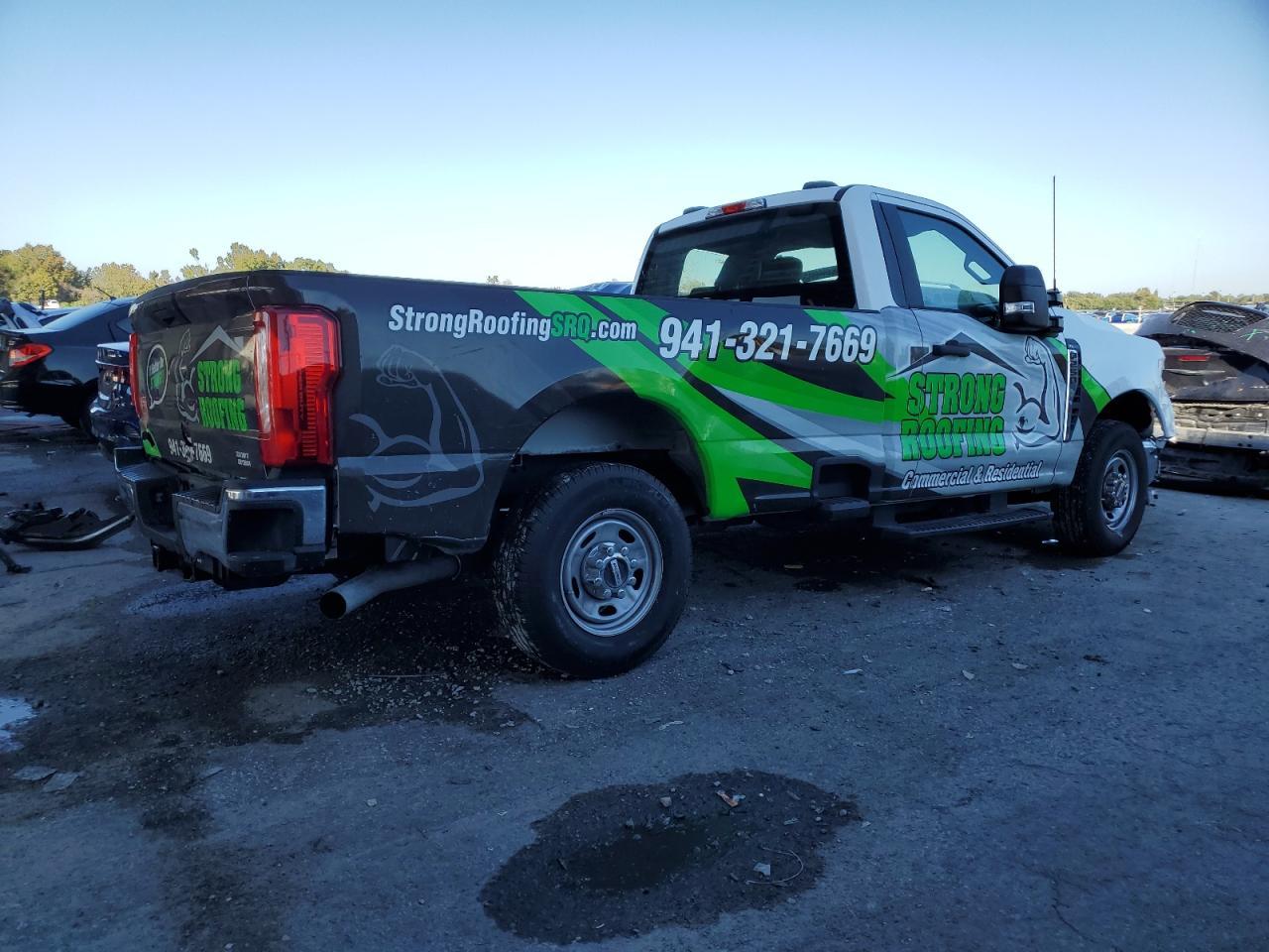 2024 Ford F250 Super Duty - Фото 3