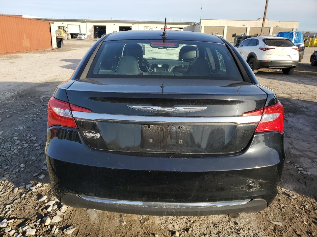2013 Chrysler 200 Limited - Image 6