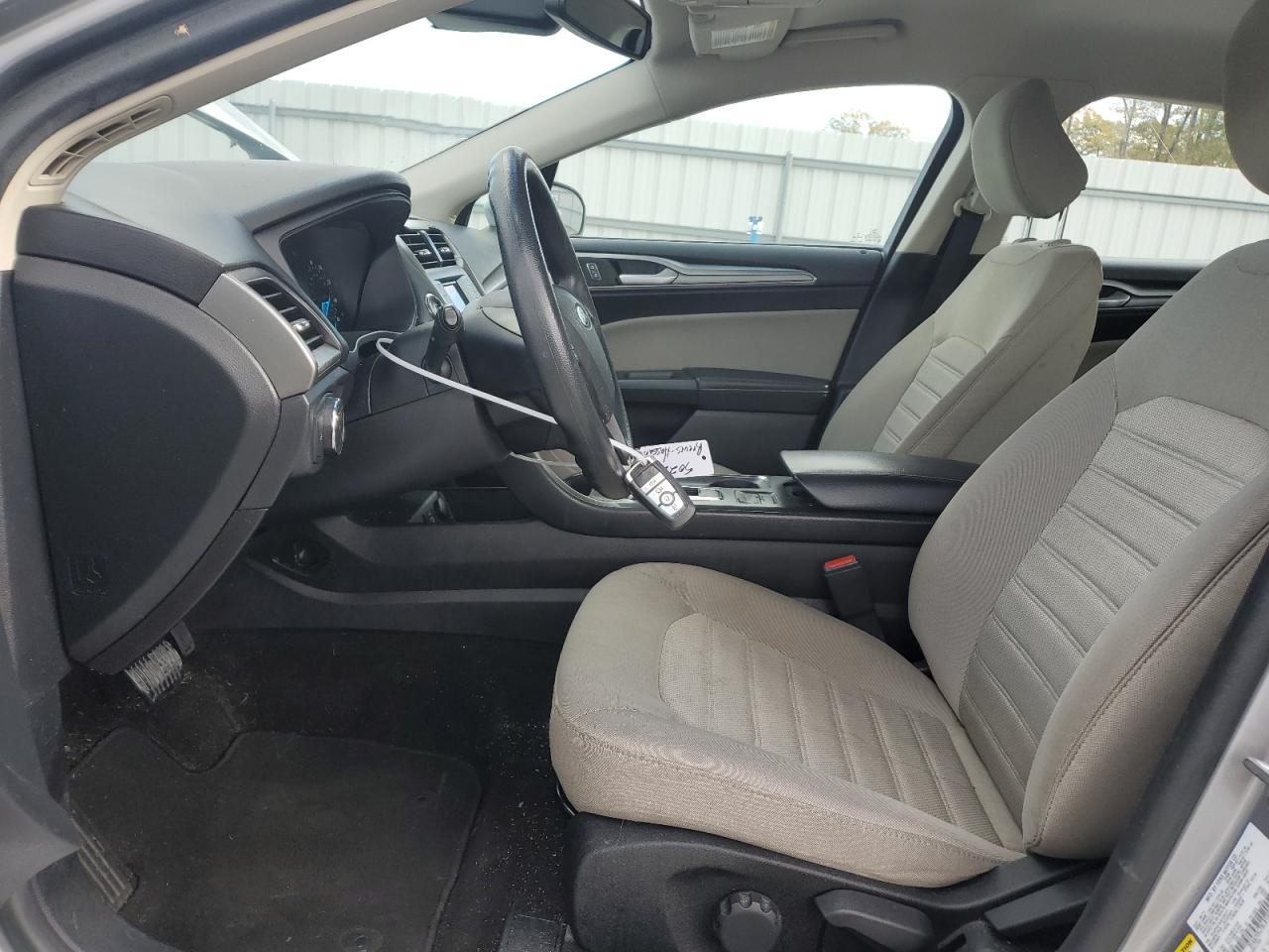 2020 Ford Fusion S - Фото 7