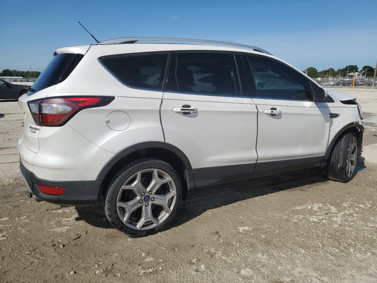 2017 Ford Escape Titanium - Image 3