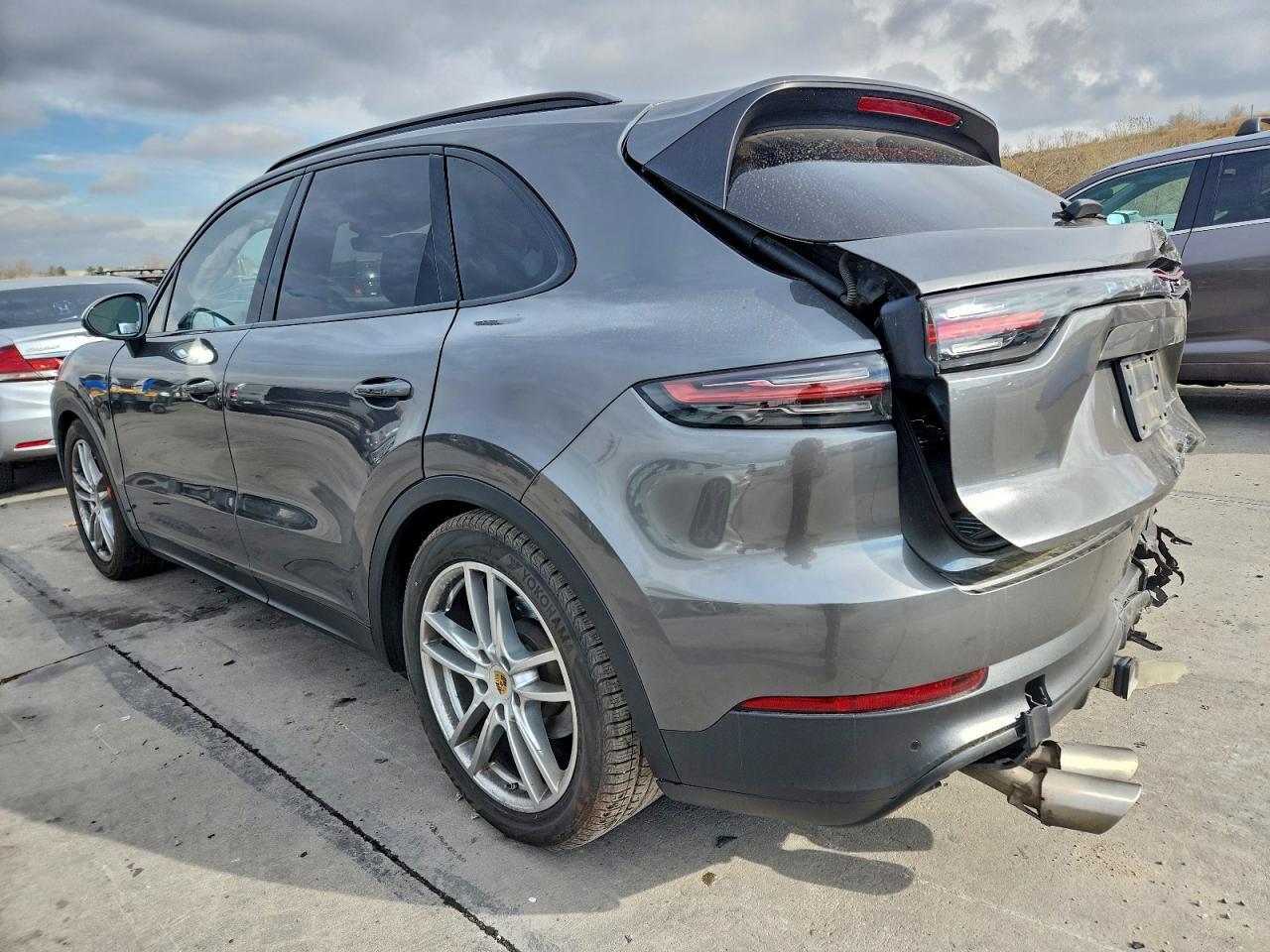 2019 Porsche Cayenne S - Фото 2