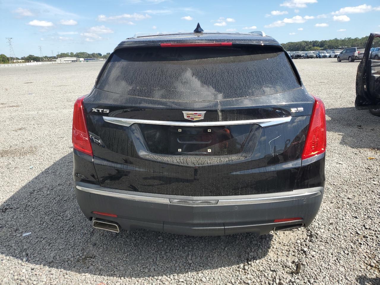 2017 Cadillac Xt5 Luxury - Image 6