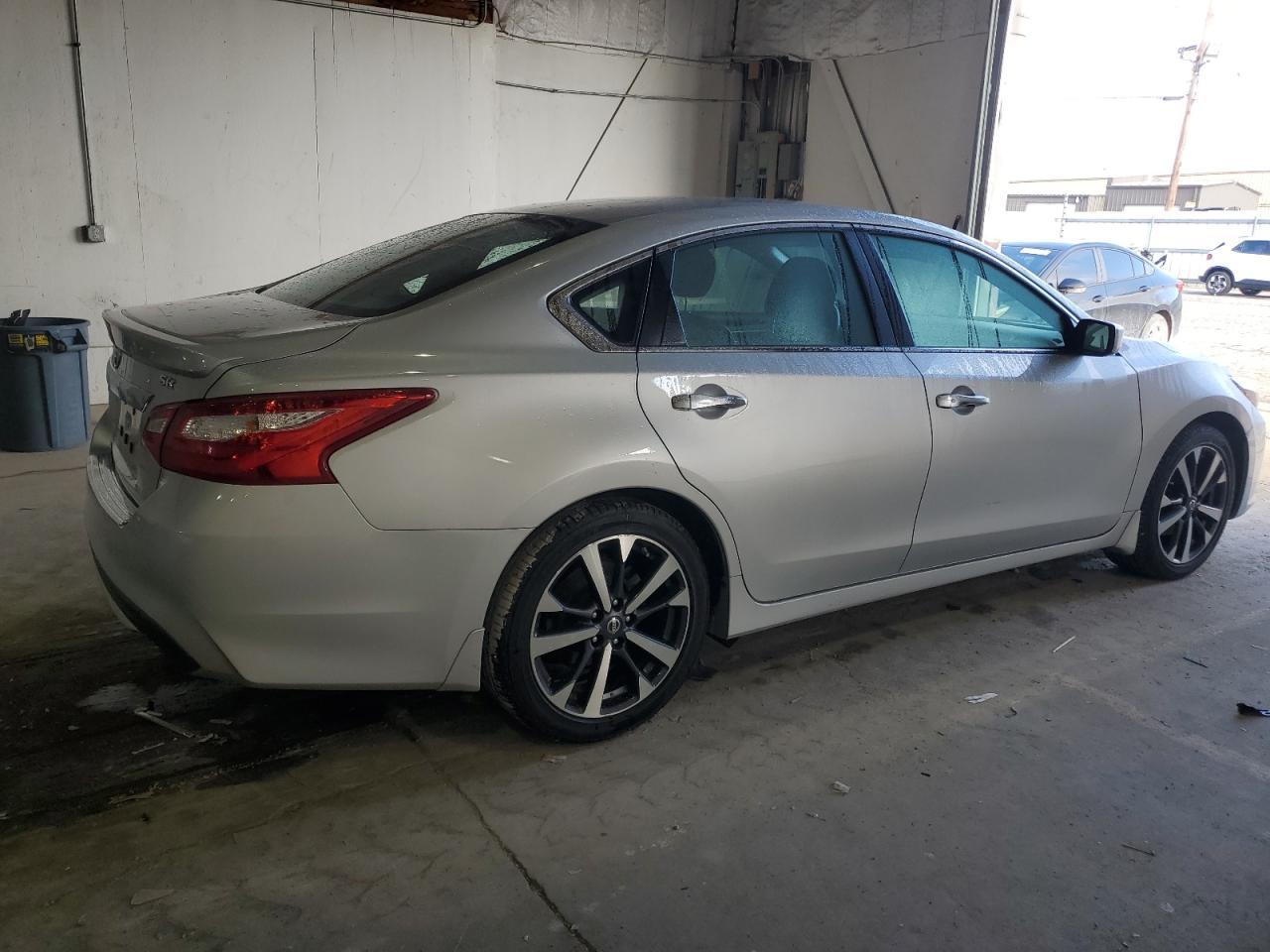 2016 Nissan Altima 2.5 - Image 3