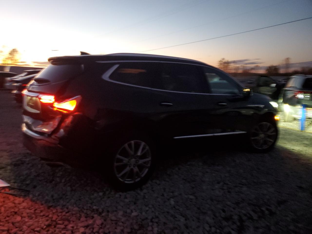 2022 Buick Enclave Premium - Фото 3