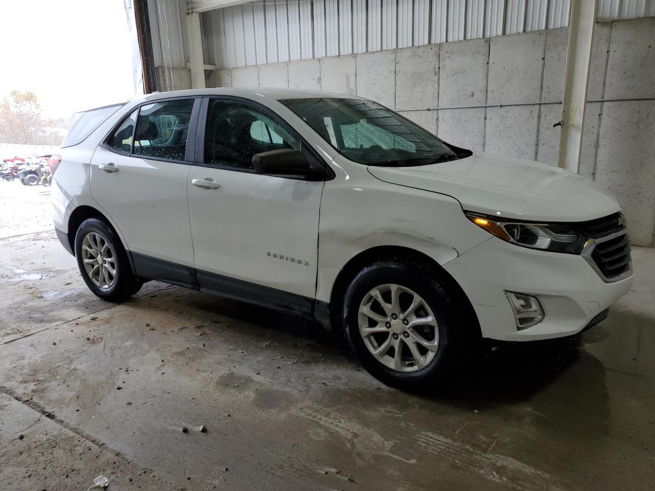 2021 Chevrolet Equinox Ls - Image 4