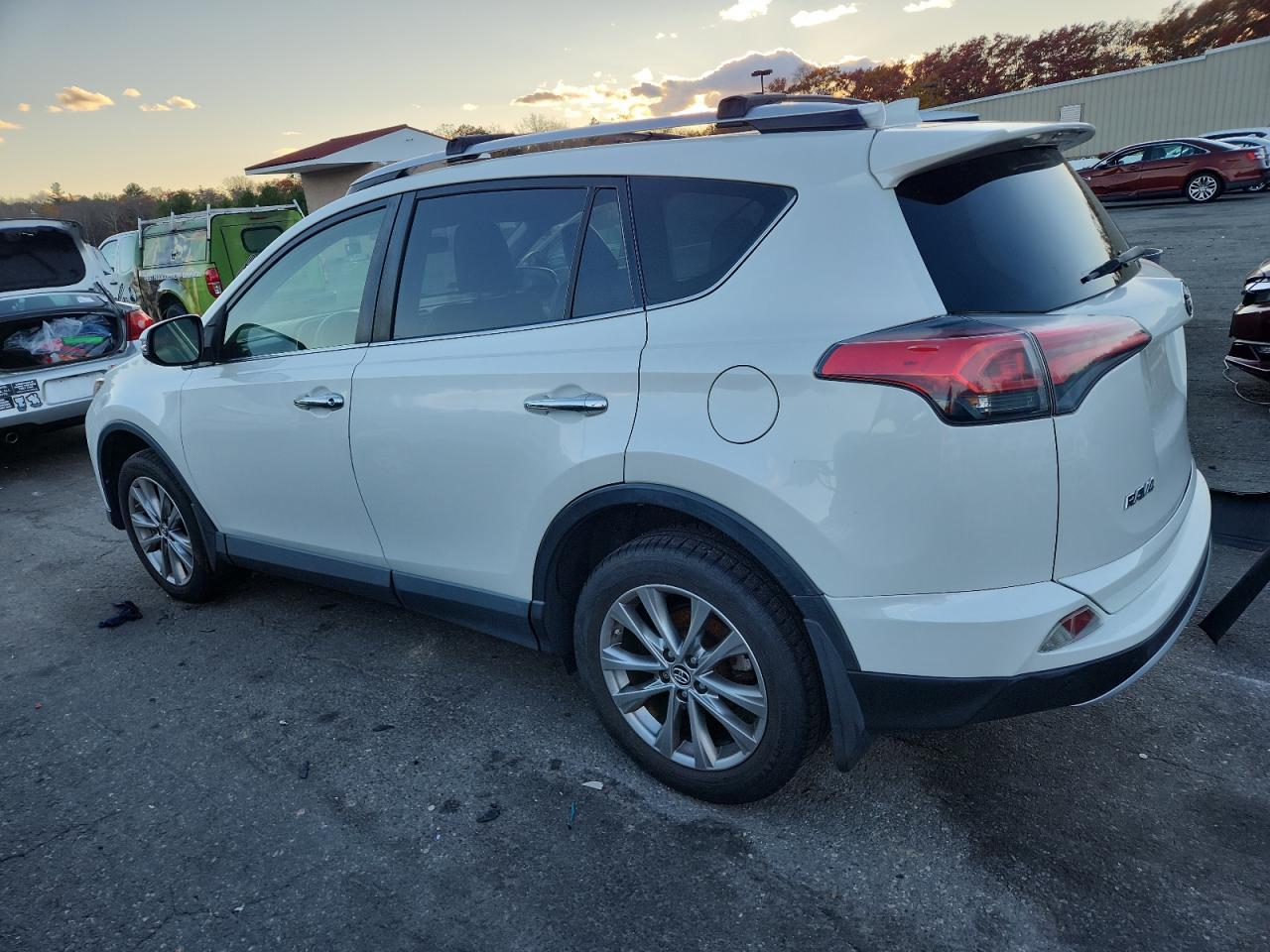 2016 Toyota Rav4 Limited - Фото 2