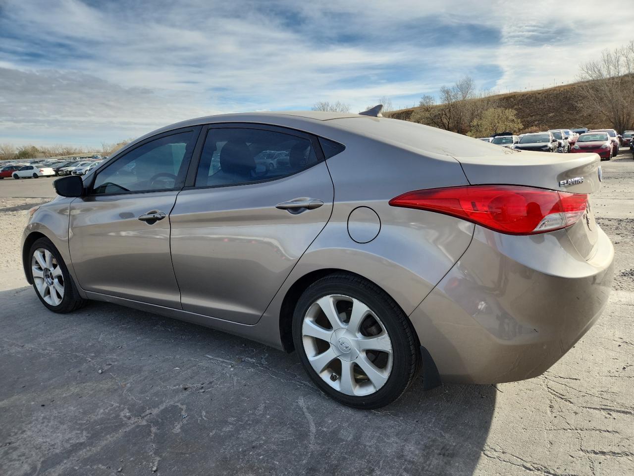 2013 Hyundai Elantra Gls - Image 2