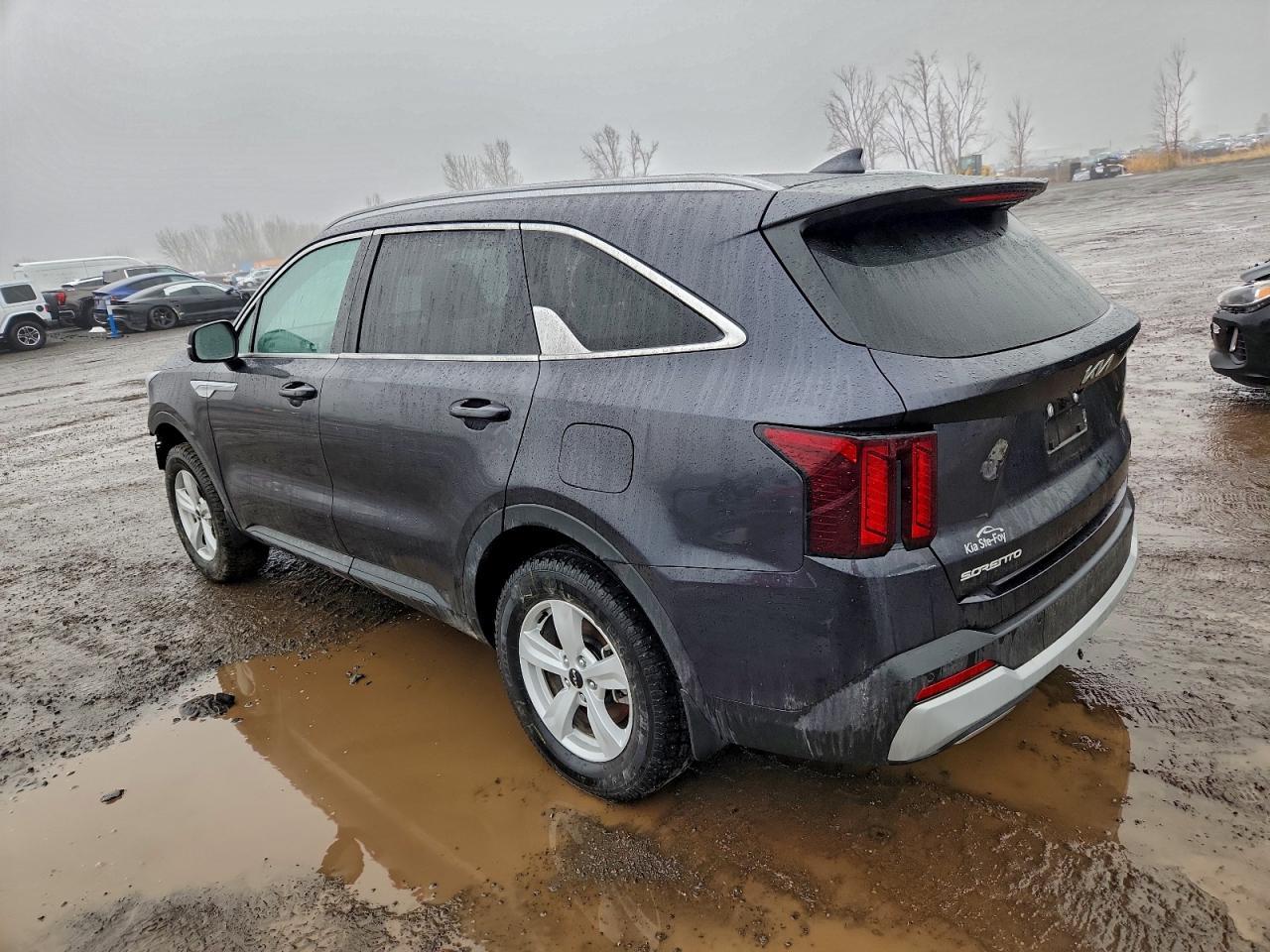 2025 Kia Sorento Lx - Image 2