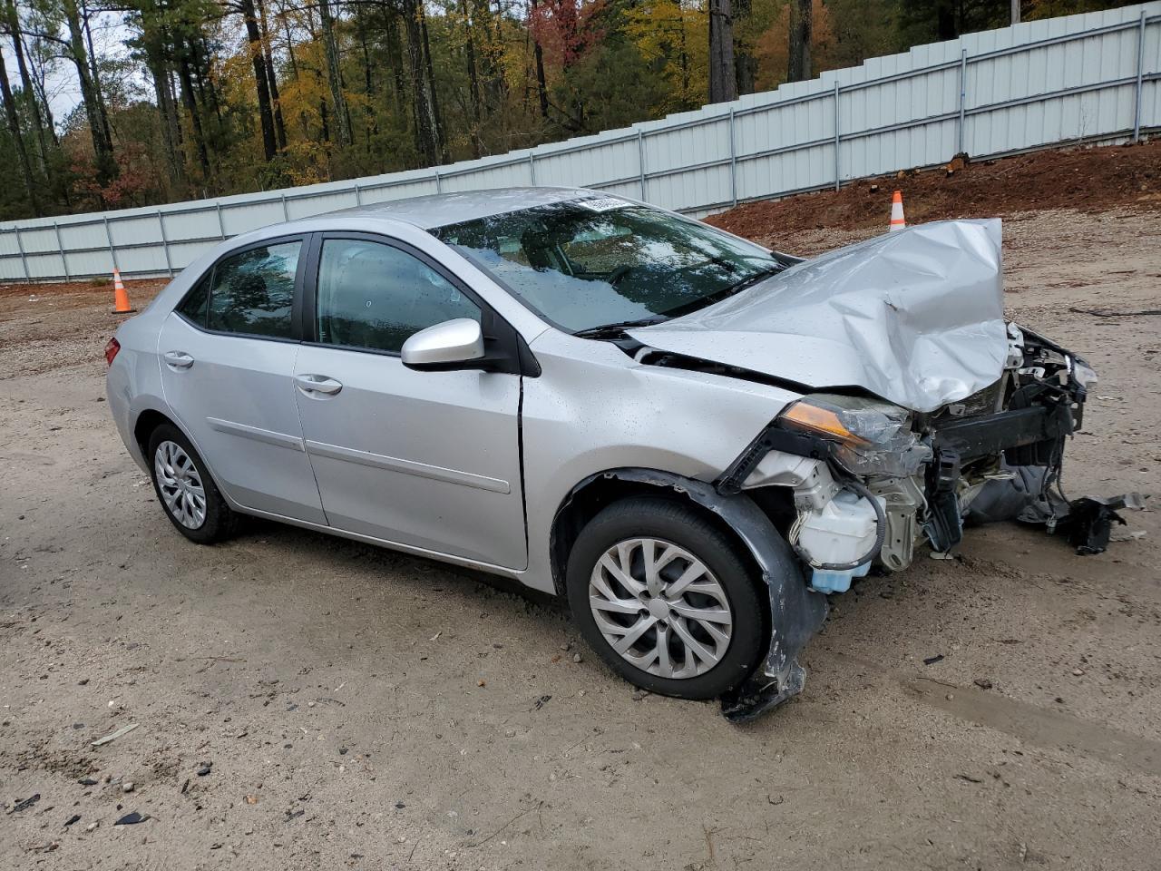 2017 Toyota Corolla L - Фото 4