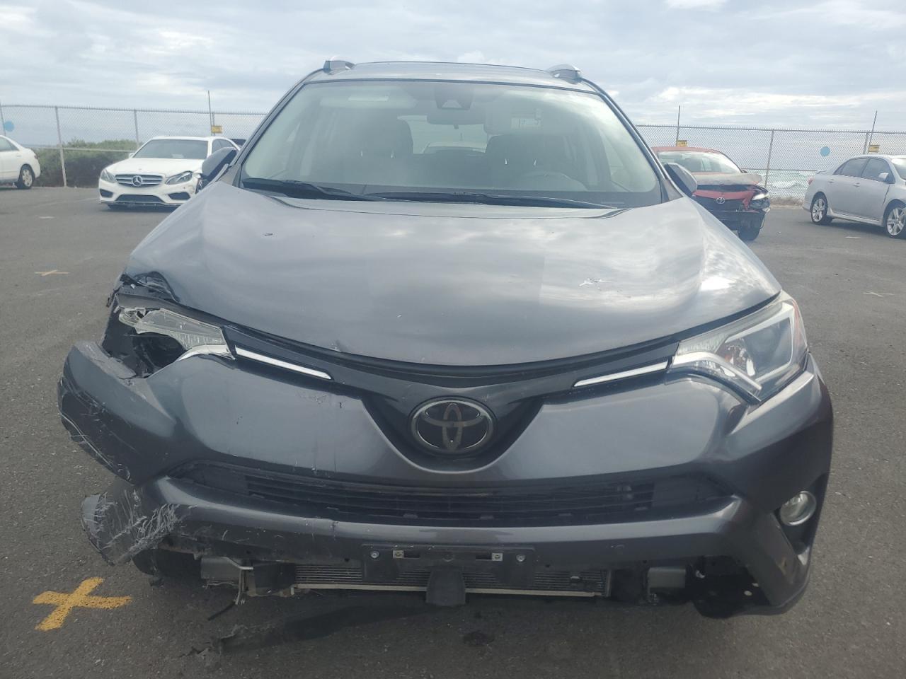 2016 Toyota Rav4 Xle - Image 5