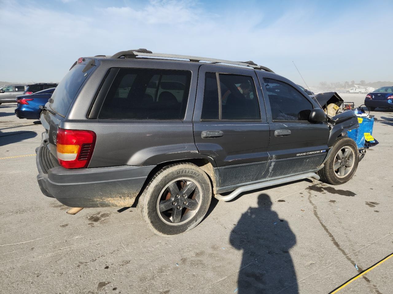 2004 Jeep Grand Cherokee Laredo - Image 3