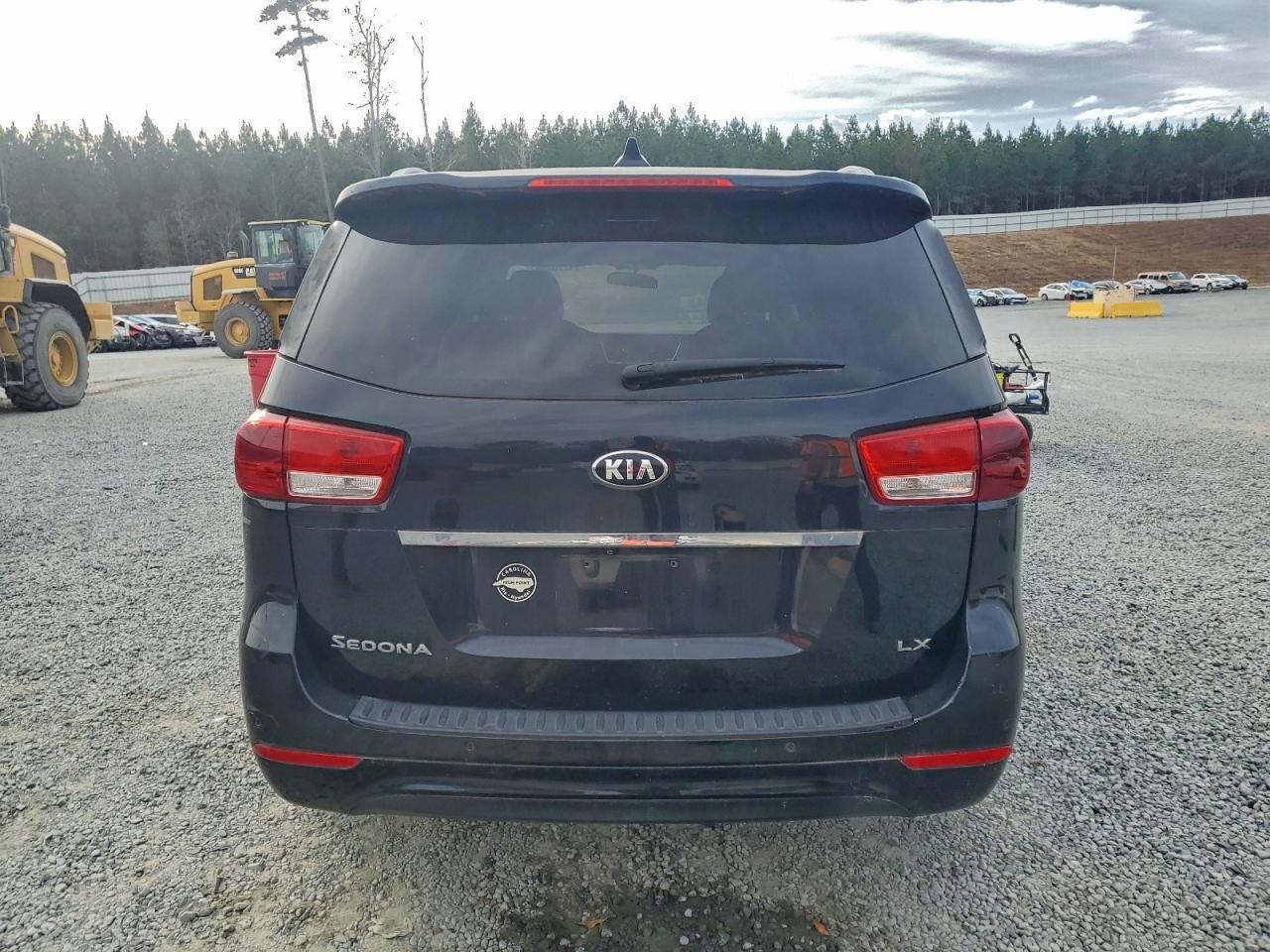 2016 Kia Sedona Lx - Image 6
