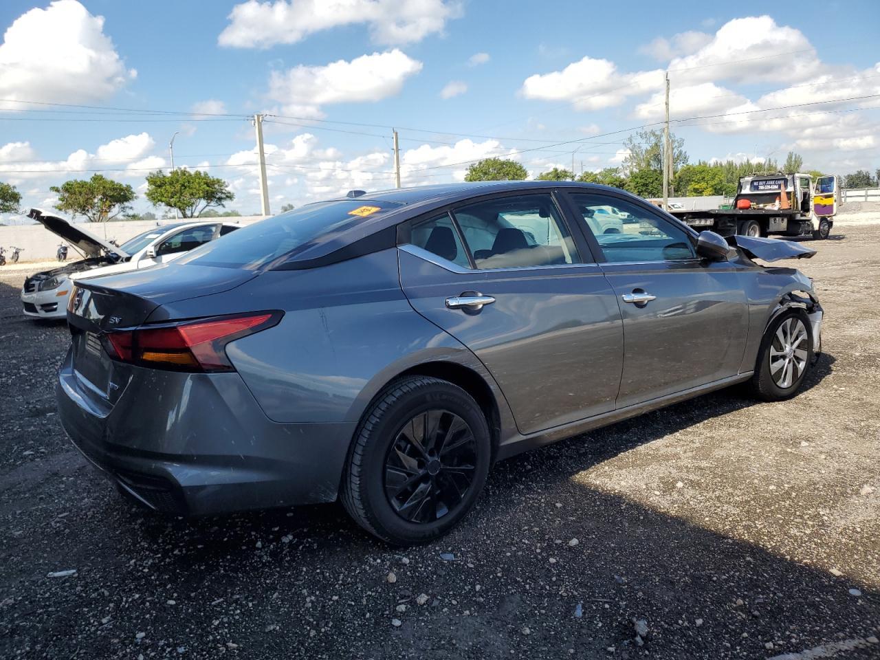 2022 Nissan Altima Sv - Фото 3