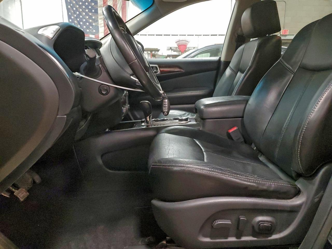 2014 Nissan Pathfinder S - Image 7