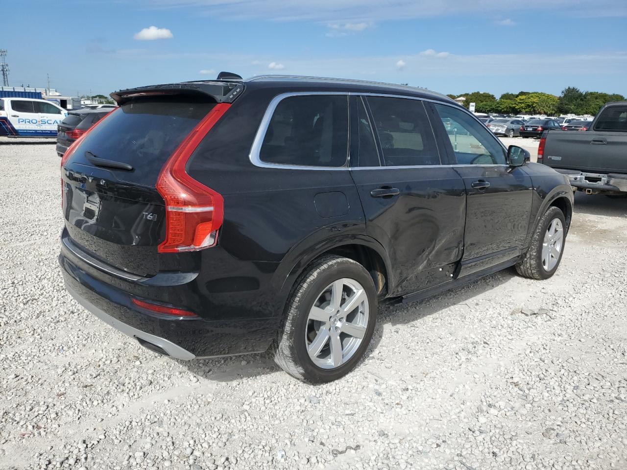 2020 Volvo Xc90 T6 Momentum - Image 3