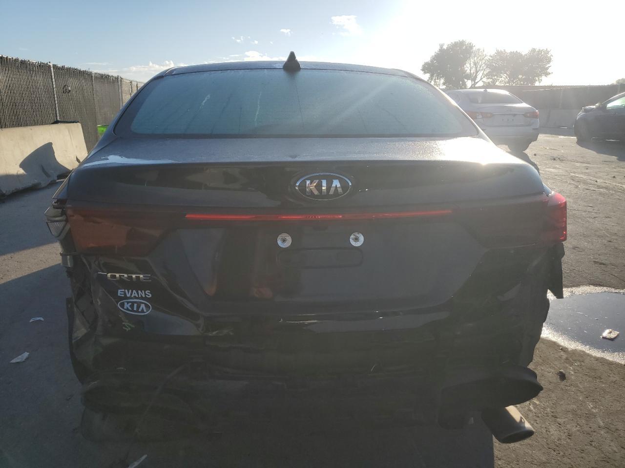 2021 Kia Forte Fe - Image 6