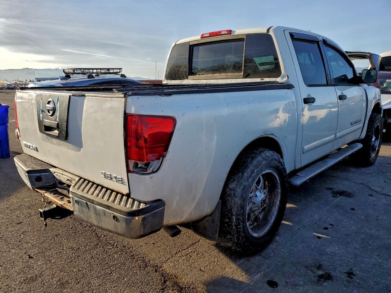 2009 Nissan Titan Xe - Image 3