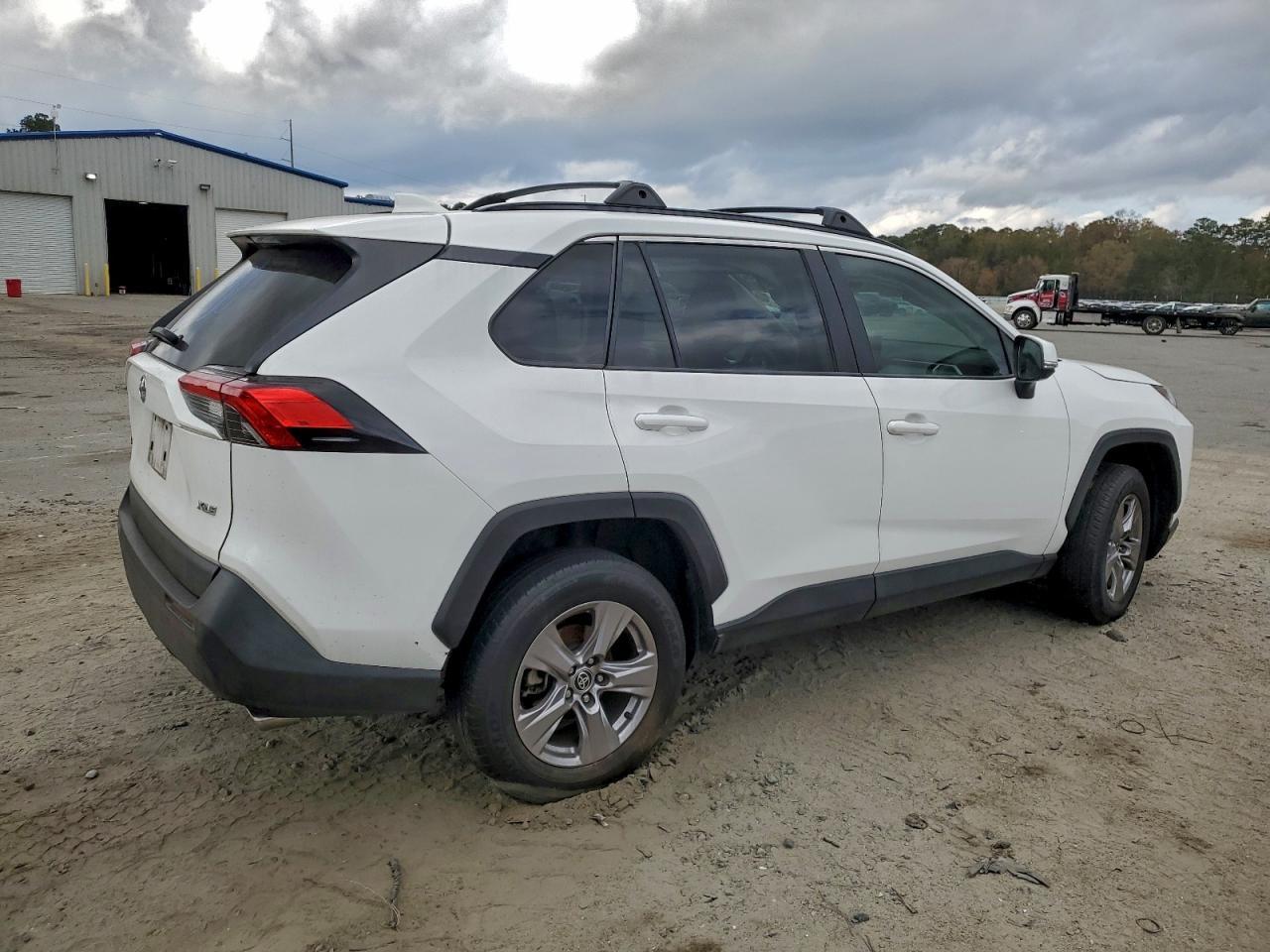 2022 Toyota Rav4 Xle - Image 3