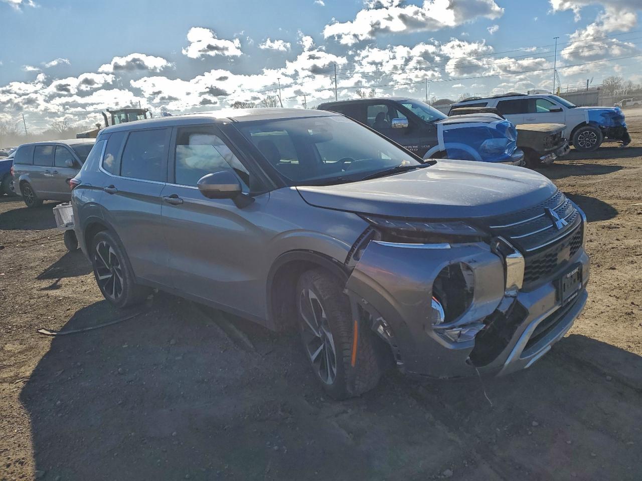 2022 Mitsubishi Outlander Se - Image 4