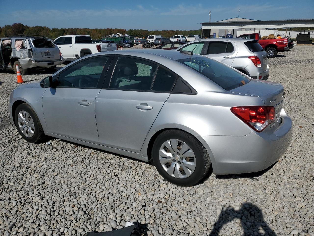 2015 Chevrolet Cruze Ls - Фото 2