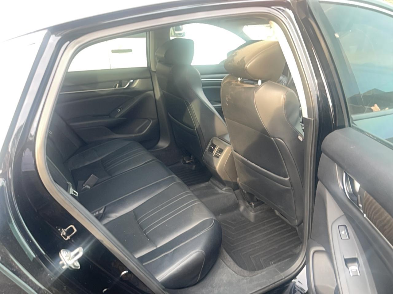 2018 Honda Accord Touring - Image 6