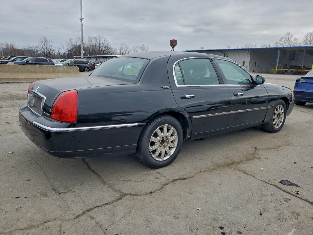 2008 Lincoln Town Car Signature Limited - Фото 3