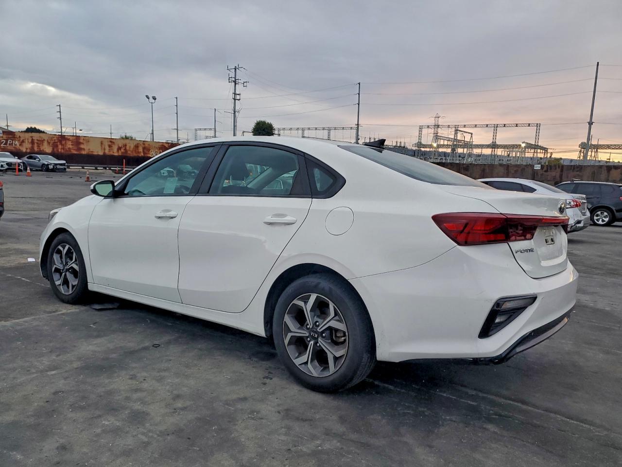 2021 Kia Forte Fe - Фото 2