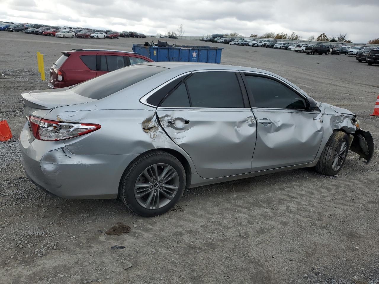2017 Toyota Camry Le - Фото 3