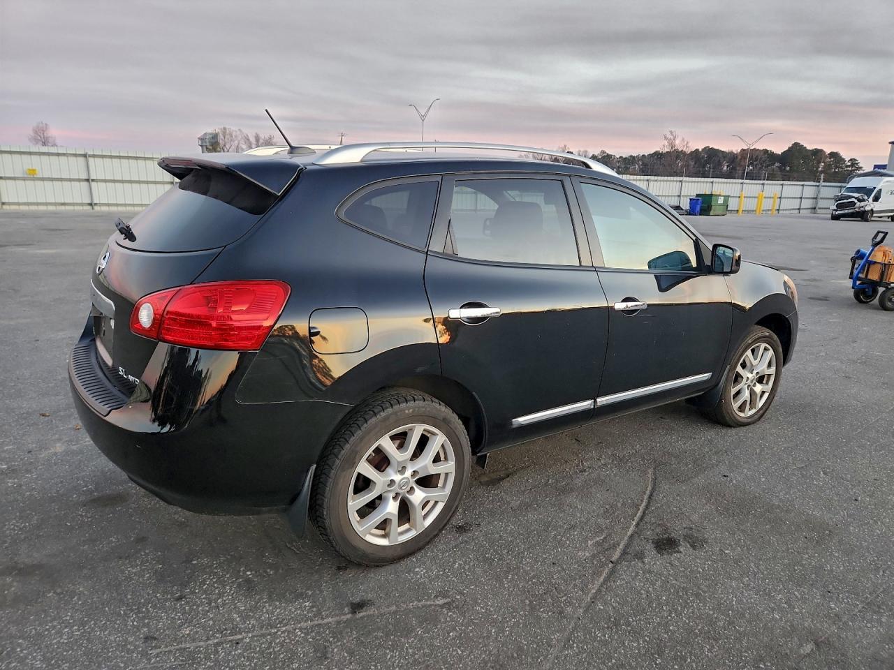 2011 Nissan Rogue S - Фото 3