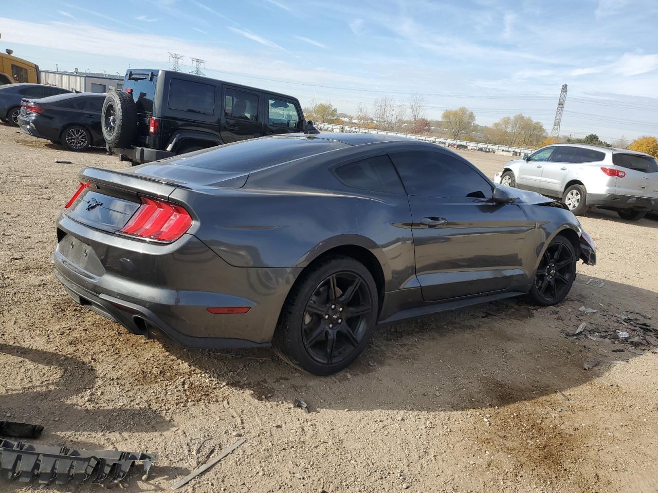 2020 Ford Mustang - Фото 3