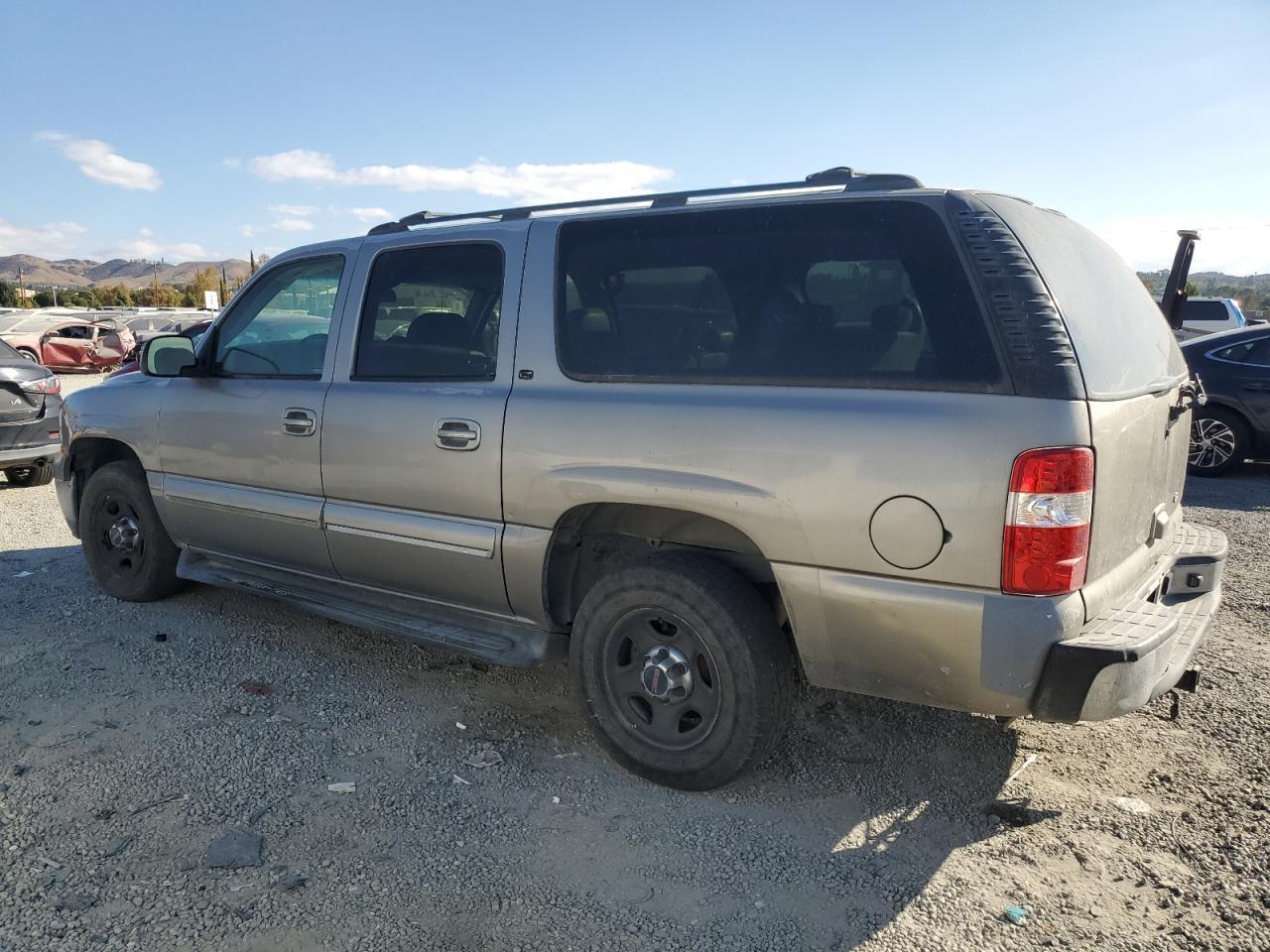 2002 Chevrolet Suburban C1500 - Image 2